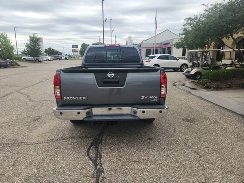 Used 2017 Nissan Frontier SV w/ SV Value Truck Package AWD/4WD image 2