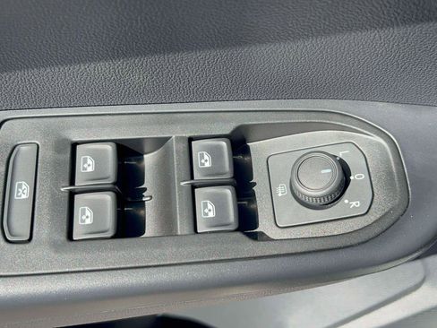 Used 2023 Volkswagen Taos SEL AWD/4WD image 25