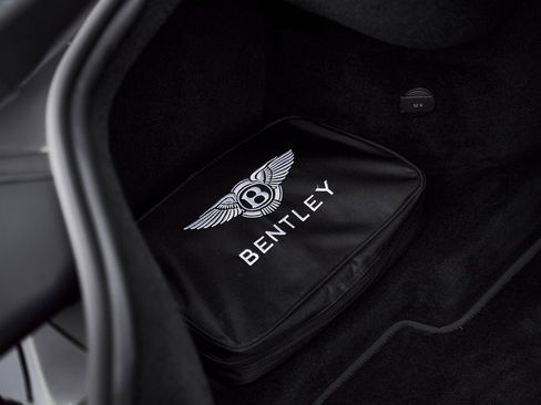 Used 2022 Bentley Continental GT image 18