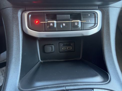 Used 2024 Chevrolet Trax LT FWD image 17