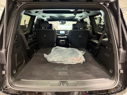 New 2025 Jeep Wagoneer Series III w/ Premium Group I image 30