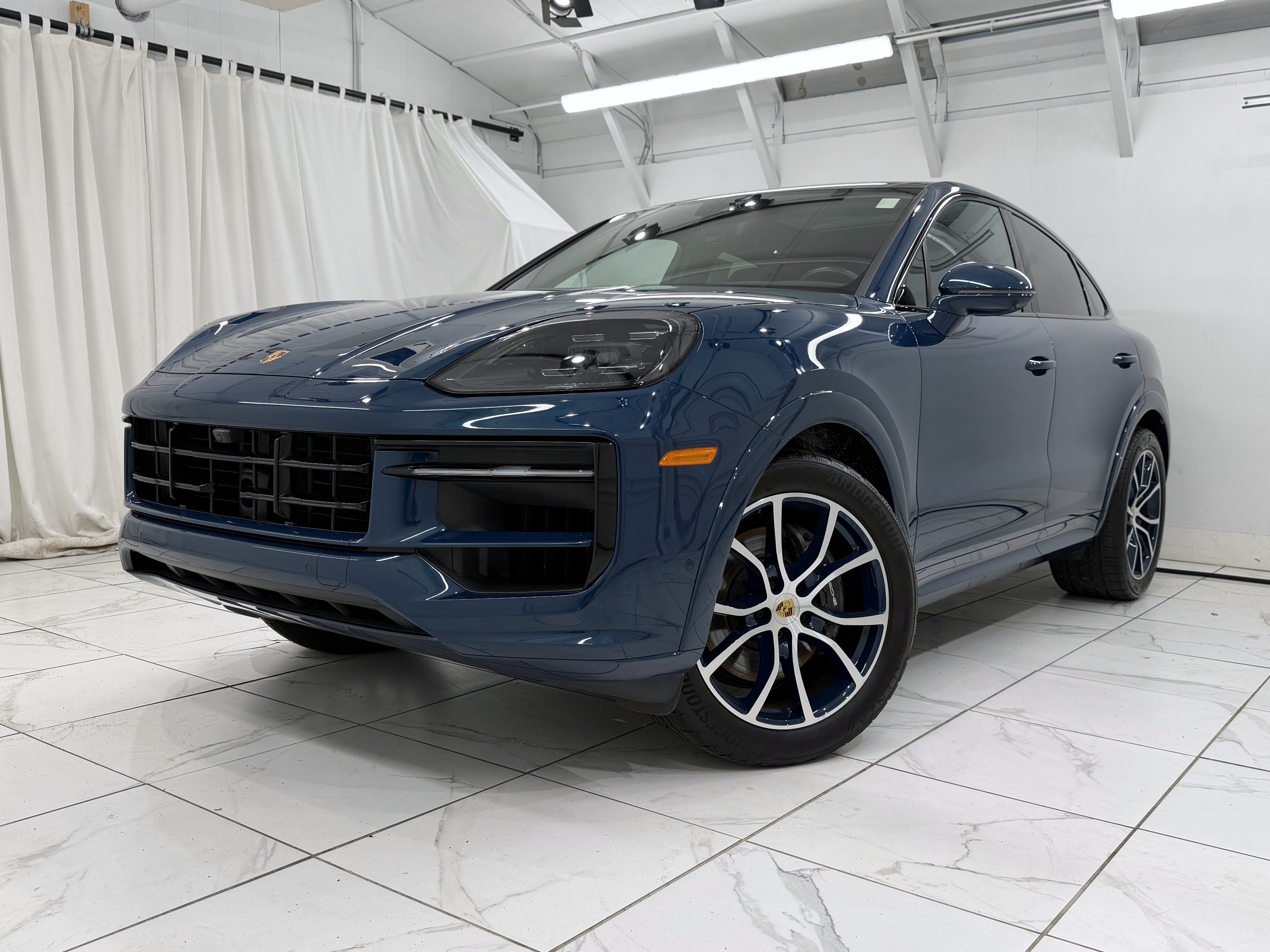 Certified 2024 Porsche Cayenne Coupe AWD/4WD image 7