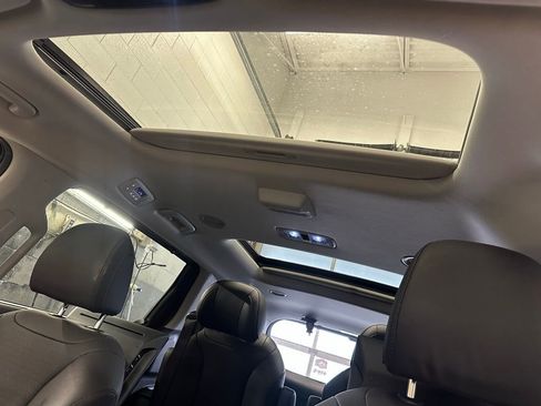 Certified 2025 Kia Carnival SX Prestige image 16