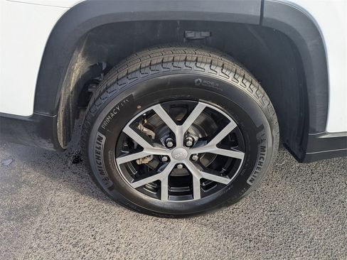 Used 2024 Jeep Grand Cherokee L Limited w/ Luxury Tech Group II image 35