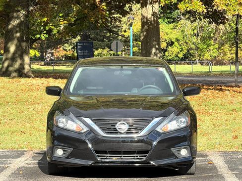 Used 2017 Nissan Altima 2.5 SR w/ Midnight Edition Package image 9