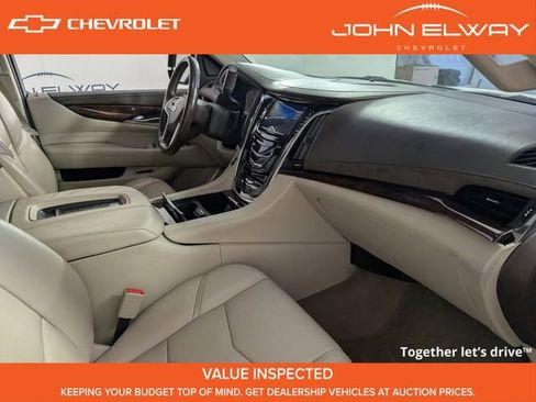 Used 2015 Cadillac Escalade ESV Luxury image 25