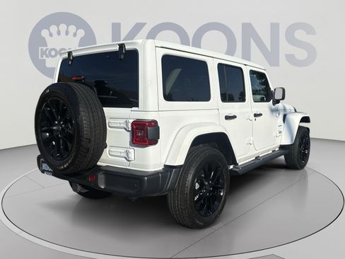 Used 2024 Jeep Wrangler Unlimited Sahara w/ Technology Group AWD/4WD image 7