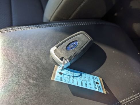 Used 2023 Ford Explorer XLT image 25