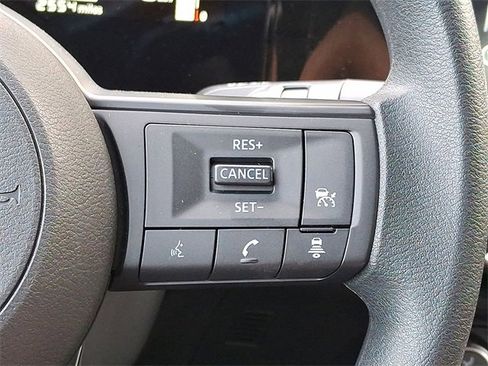 Used 2025 Nissan Kicks SV image 18