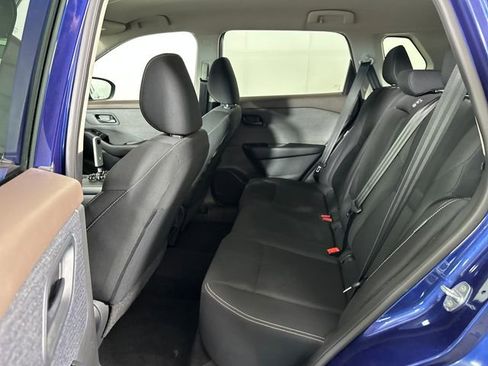 Used 2023 Nissan Rogue S image 25