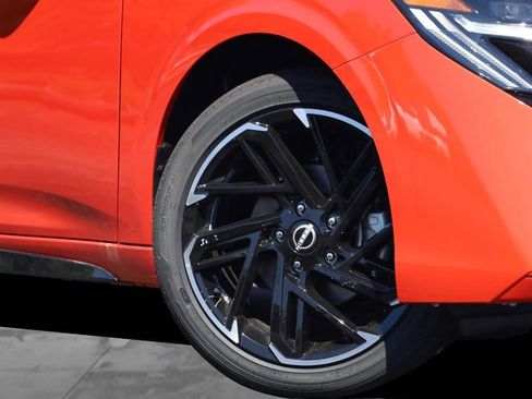 New 2026 Nissan Sentra SR w/ Floor Mat Package FWD image 3
