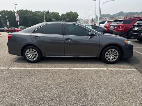 Used 2014 Toyota Camry LE FWD image 7