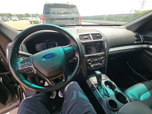 Used 2016 Ford Explorer XLT w/ Equipment Group 202A FWD image 26