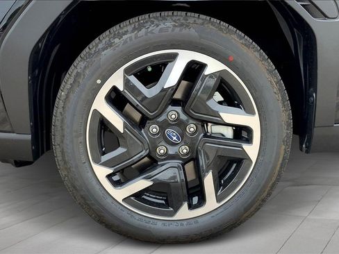 Used 2025 Subaru Forester Limited w/ Popular Package image 13