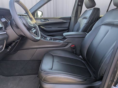 New 2026 Jeep Grand Cherokee Limited RWD image 11