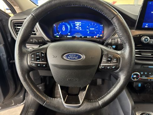 Used 2020 Ford Escape Titanium AWD/4WD image 5