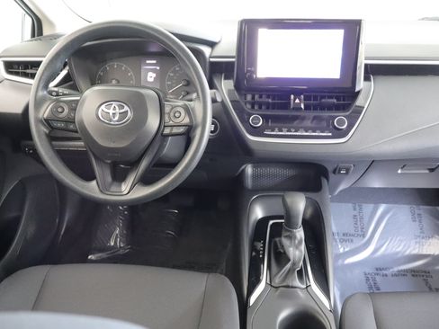 Used 2024 Toyota Corolla LE w/ LE Convenience Package FWD image 2