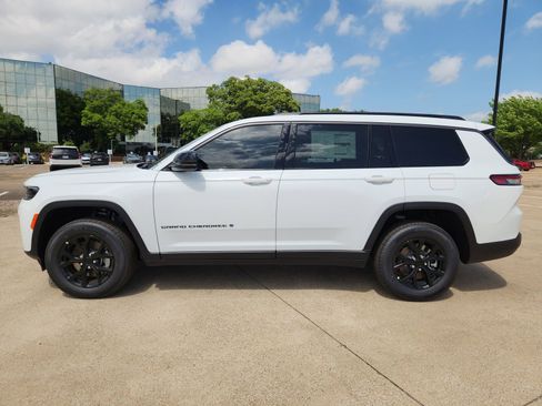 New 2026 Jeep Grand Cherokee L 4WD image 3