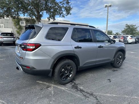 New 2025 Honda Pilot TrailSport image 5