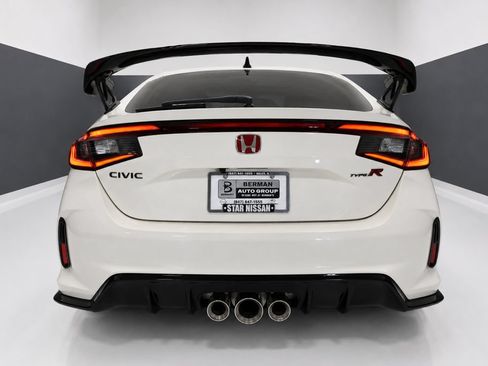 Used 2025 Honda Civic Type R image 9
