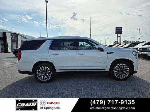 Used 2023 GMC Yukon Denali Ultimate AWD/4WD image 8