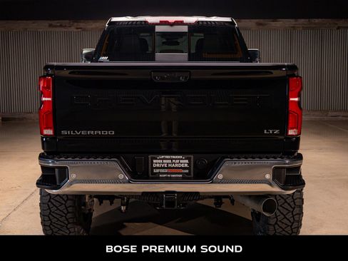 Used 2025 Chevrolet Silverado 2500 LTZ w/ LTZ Convenience Package image 8