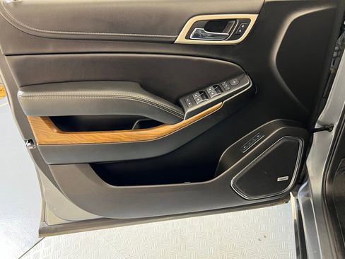 Used 2020 GMC Yukon XL Denali w/ Denali Ultimate Package image 11