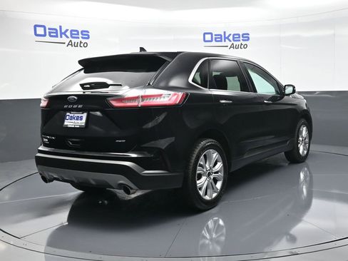 Used 2024 Ford Edge Titanium image 8