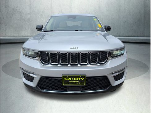 Used 2022 Jeep Grand Cherokee Limited w/ Luxury Tech Group II AWD/4WD image 11