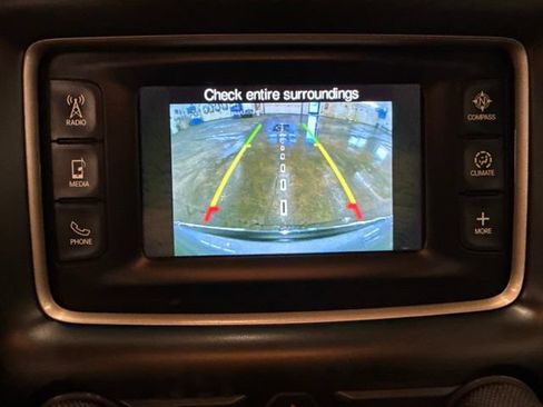 Used 2017 Jeep Grand Cherokee Limited AWD/4WD image 15