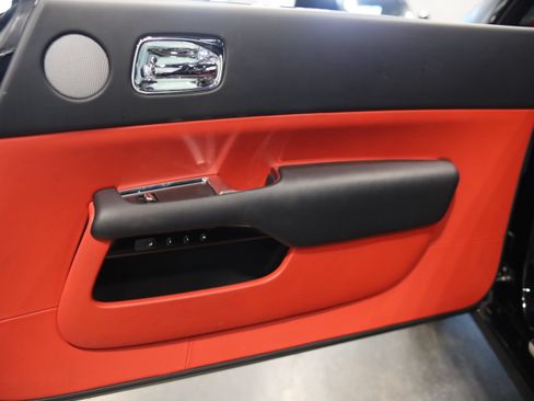 Used 2016 Rolls-Royce Wraith RWD image 36