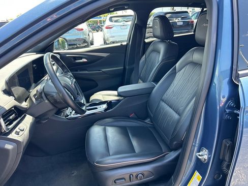 Certified 2025 Buick Envista Avenir FWD image 18