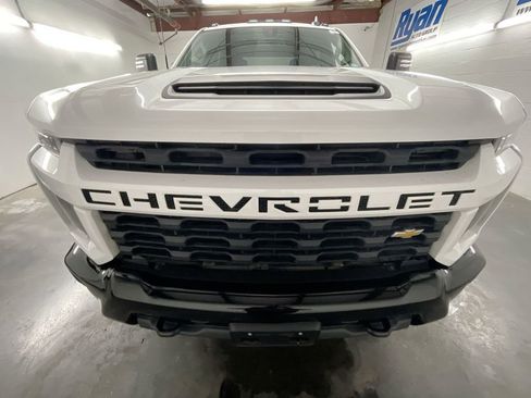 Used 2023 Chevrolet Silverado 2500 Custom w/ Custom Value Package image 28