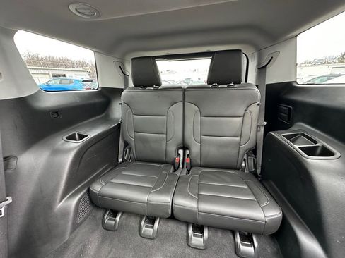 Used 2023 GMC Acadia SLT w/ Preferred Package image 21