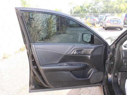 Used 2016 Honda Accord Sport image 9