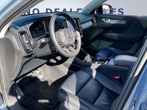 Used 2023 Volvo XC40 B5 Plus w/ Driver Assist Package image 17