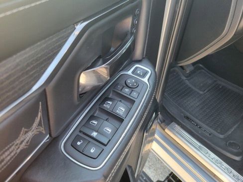 Used 2022 RAM 2500 Limited AWD/4WD image 13