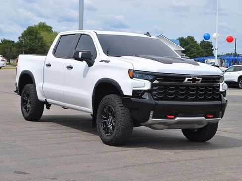 Used 2024 Chevrolet Silverado 1500 ZR2 w/ Technology Package AWD/4WD image 1