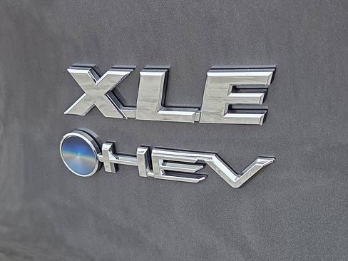 Used 2025 Toyota RAV4 XLE w/ Convenience Package AWD/4WD image 8