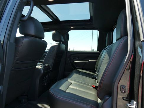 Used 2021 Nissan Titan PRO-4X w/ Pro-4x Convenience Package AWD/4WD image 21