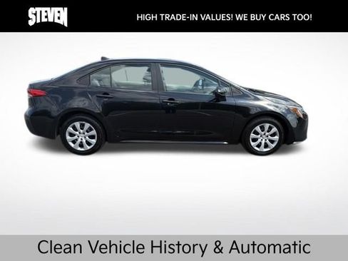 Used 2022 Toyota Corolla LE FWD image 3
