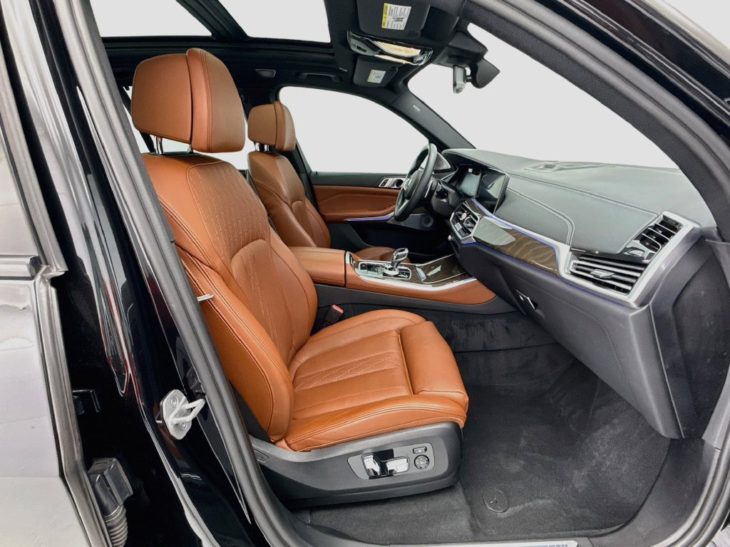 Used 2023 BMW X5 M50i w/ Executive Package AWD/4WD image 19