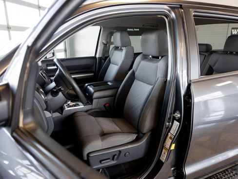 Used 2017 Toyota Tundra SR5 AWD/4WD image 13