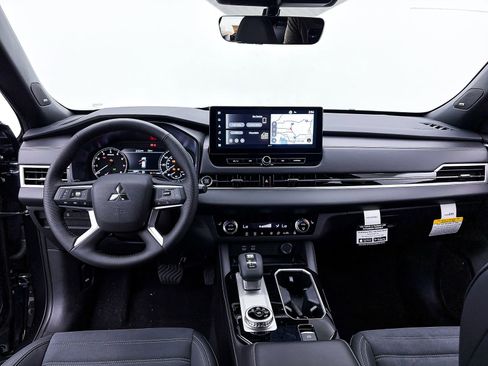 New 2026 Mitsubishi Outlander LE FWD image 20