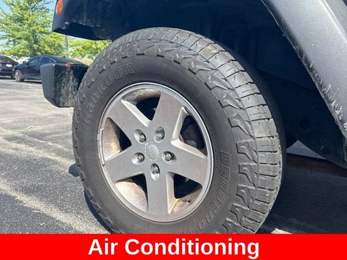 Used 2015 Jeep Wrangler Sport w/ Quick Order Package 23S AWD/4WD image 8
