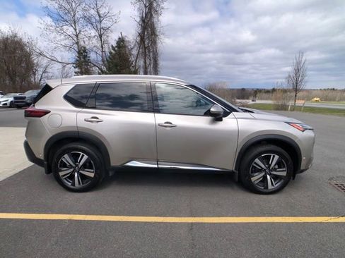 Certified 2023 Nissan Rogue Platinum AWD/4WD image 8