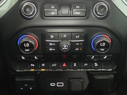 Used 2021 Chevrolet Silverado 1500 LT Trail Boss w/ LT Trail Boss Premium Package AWD/4WD image 20