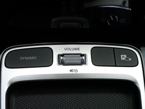 Used 2025 Mercedes-Benz GLB 250 4MATIC image 30