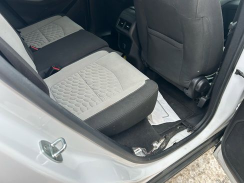 Used 2018 Chevrolet Equinox LS image 11