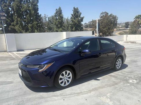 Used 2025 Toyota Corolla LE FWD image 9